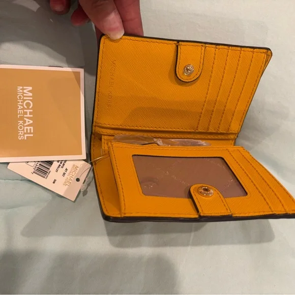 Michael Michael Kors Medium Crossgrain Leather Wallet - Picture 3 of 6